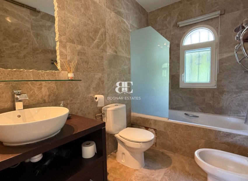 Herverkoop - Villa -
Orihuela - Costa Blanca