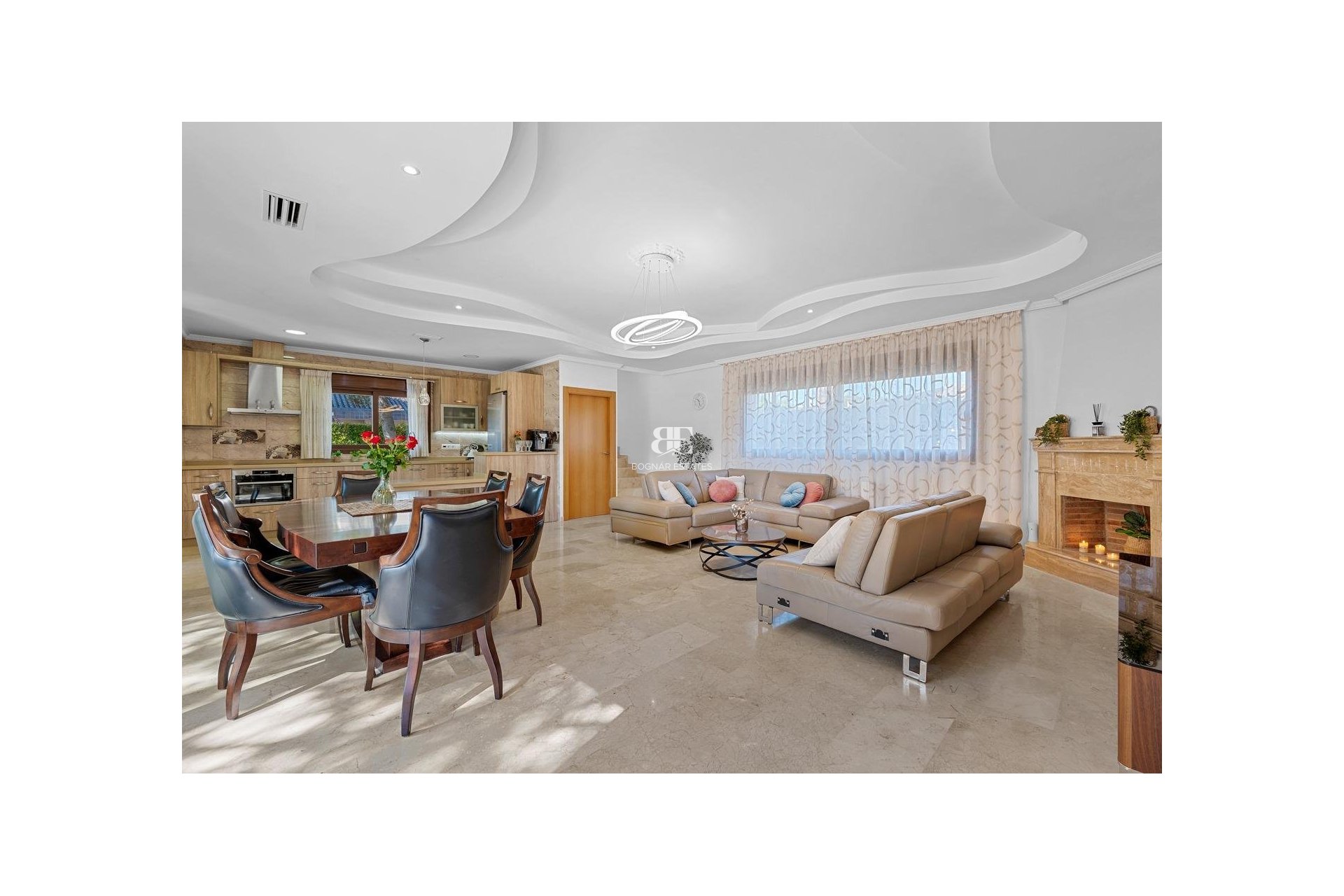 Herverkoop - Villa -
Orihuela Costa - Campoamor