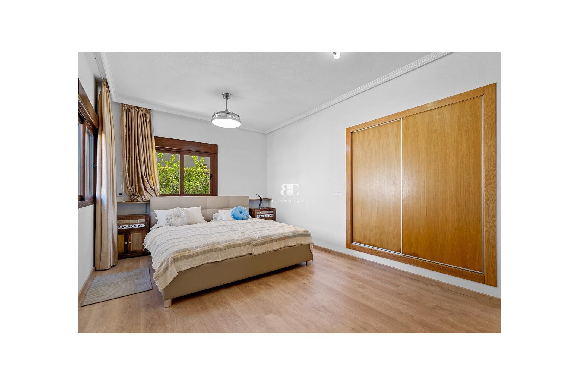 Herverkoop - Villa -
Orihuela Costa - Campoamor