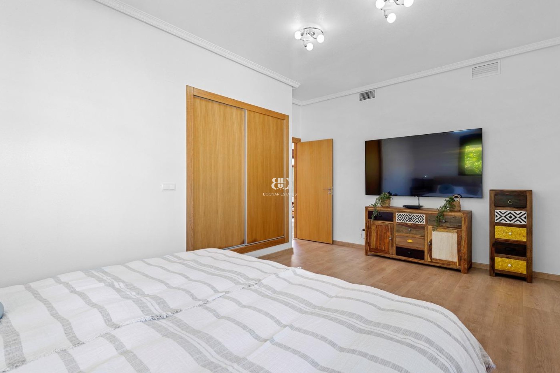 Herverkoop - Villa -
Orihuela Costa - Campoamor