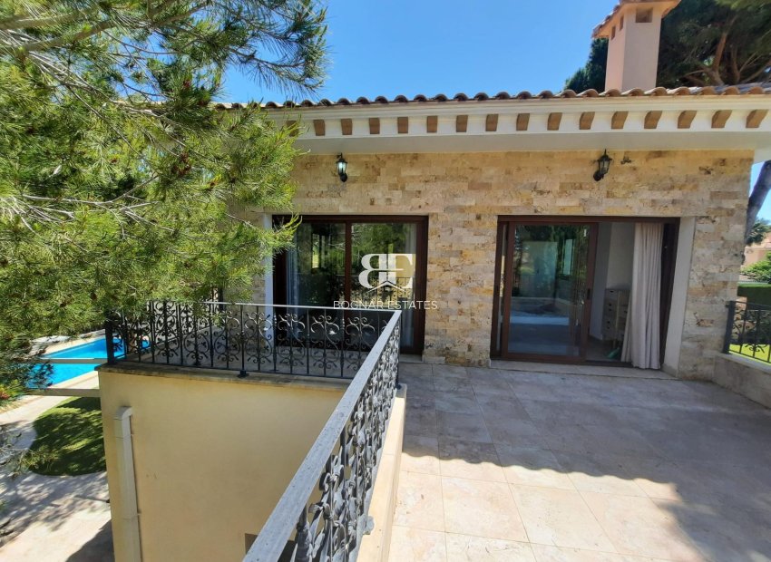 Herverkoop - Villa -
Orihuela Costa - Campoamor