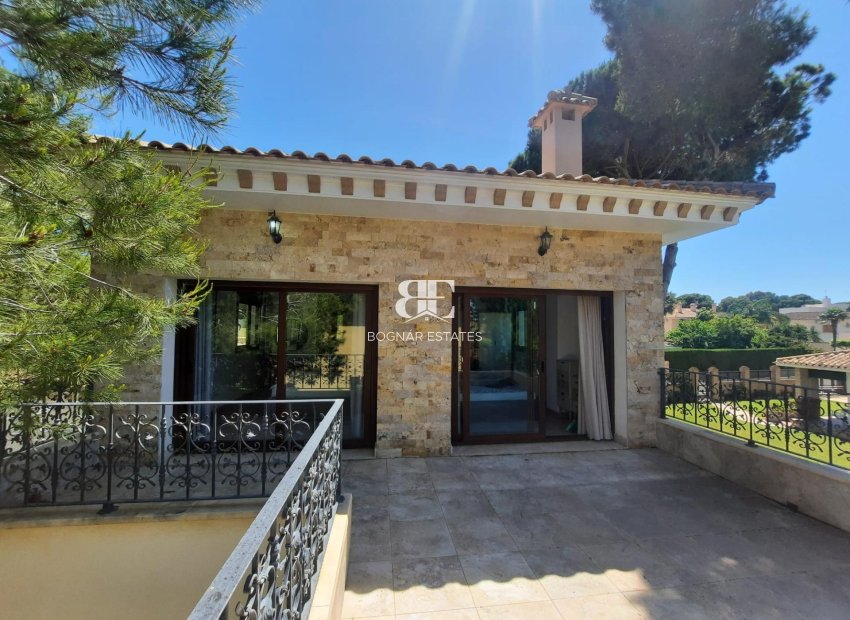 Herverkoop - Villa -
Orihuela Costa - Campoamor