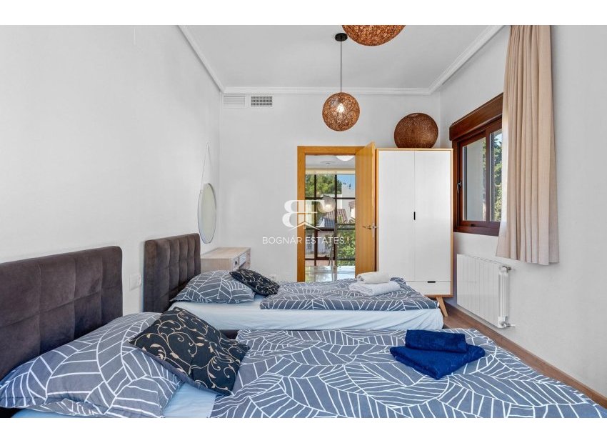 Herverkoop - Villa -
Orihuela Costa - Campoamor