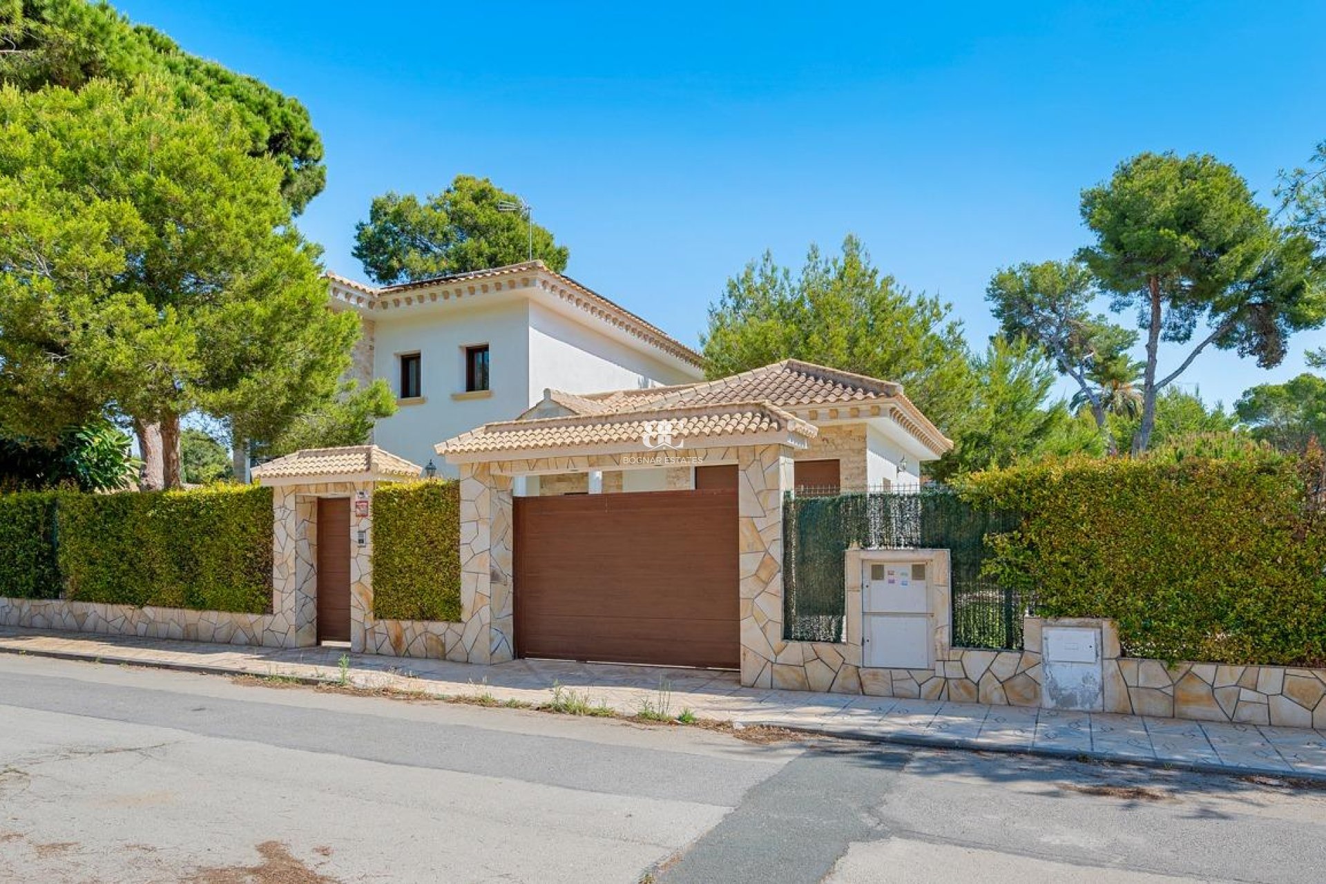 Herverkoop - Villa -
Orihuela Costa - Campoamor