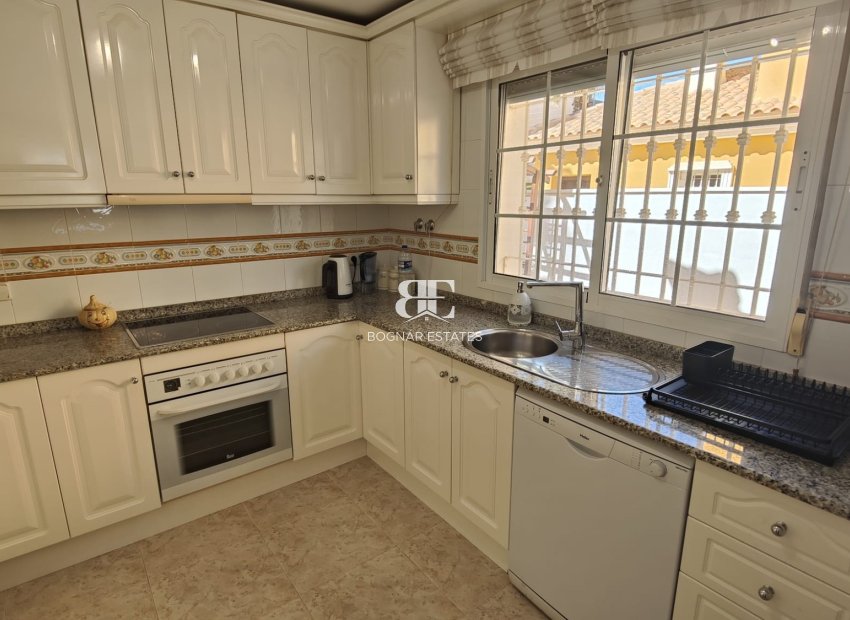 Herverkoop - Villa -
Orihuela Costa - La Zenia
