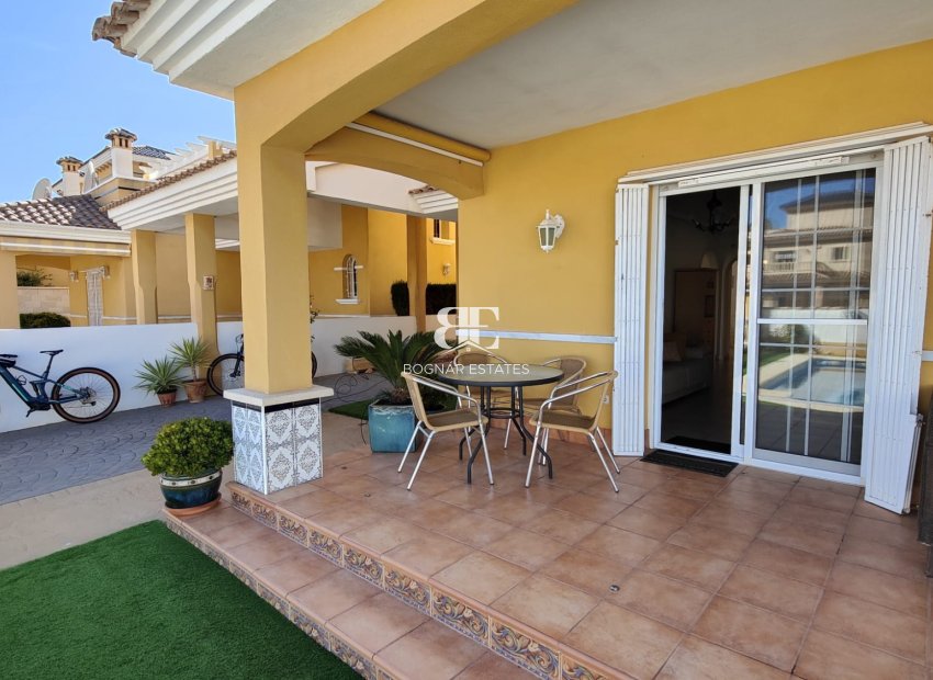 Herverkoop - Villa -
Orihuela Costa - La Zenia