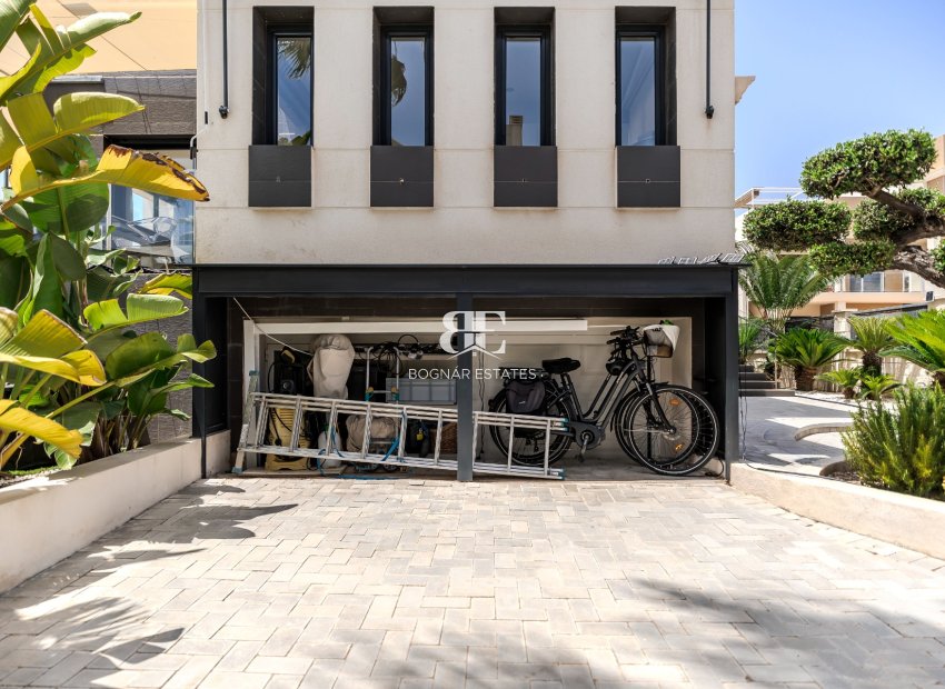 Herverkoop - Villa -
Orihuela Costa - La Zenia