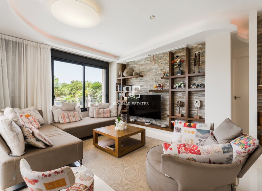Herverkoop - Villa -
Orihuela Costa - La Zenia