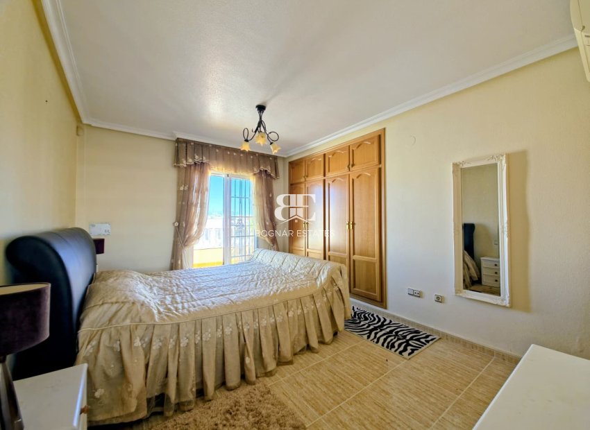 Herverkoop - Villa -
Orihuela Costa - Las Filipinas