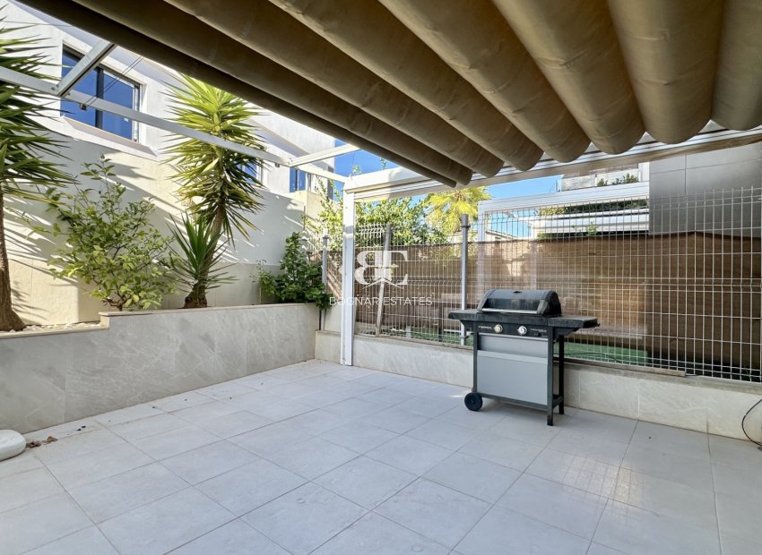 Herverkoop - Villa -
Orihuela Costa - Lomas De Cabo Roig