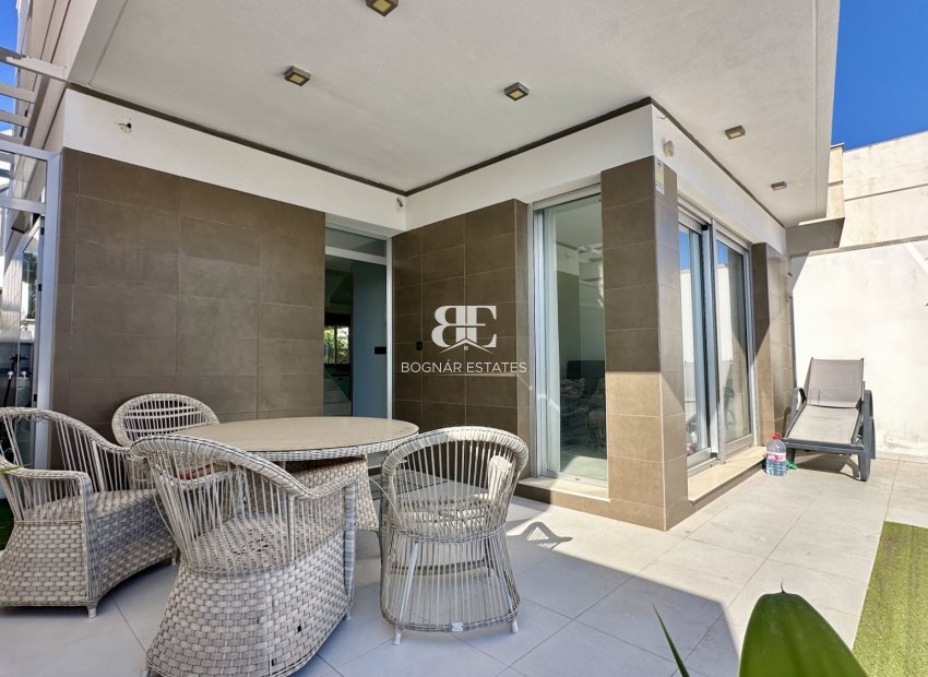 Herverkoop - Villa -
Orihuela Costa - Lomas De Cabo Roig