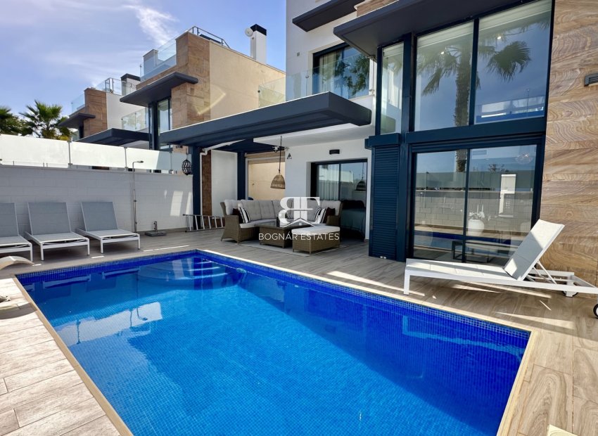 Herverkoop - Villa -
Orihuela Costa - Lomas De Cabo Roig