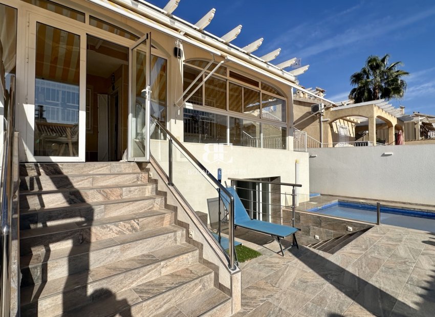 Herverkoop - Villa -
Orihuela Costa - Los Altos