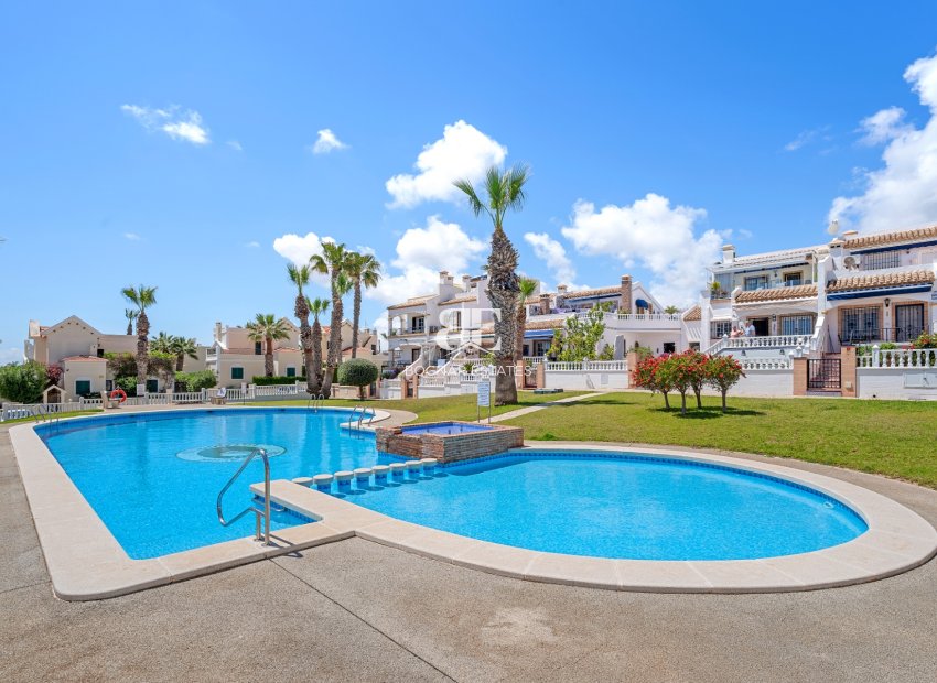 Herverkoop - Villa -
Orihuela Costa - Los Dolses