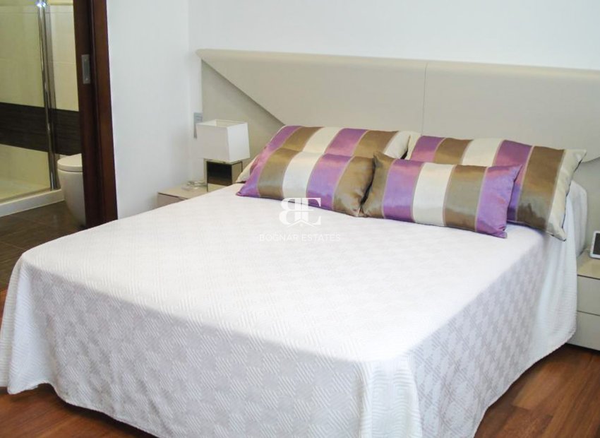 Herverkoop - Villa -
Orihuela Costa - Mil Palmeras