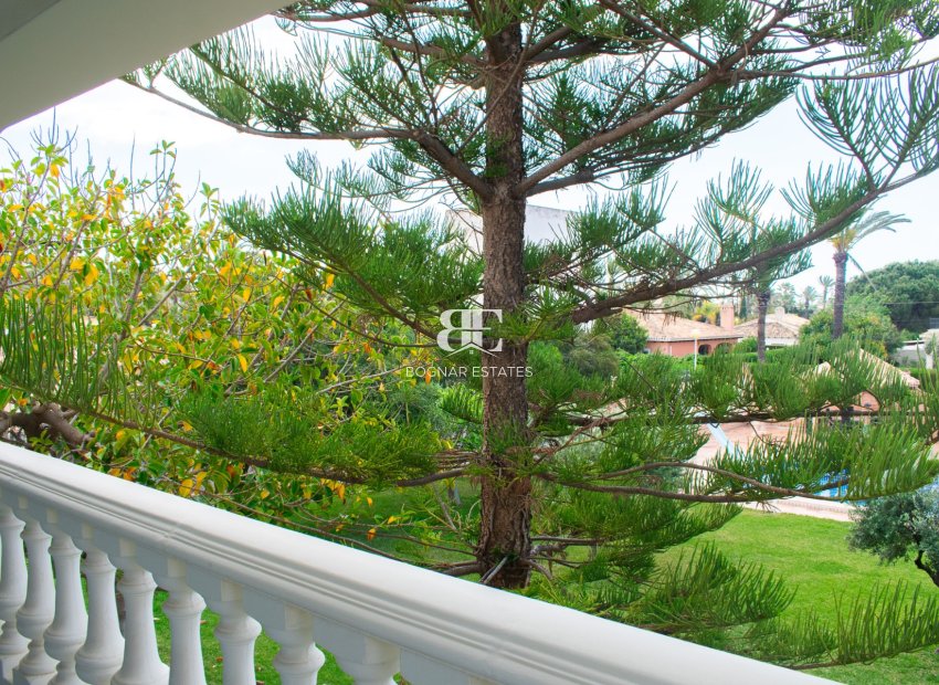 Herverkoop - Villa -
Orihuela Costa - MUY CERCA DE LA PLAYA