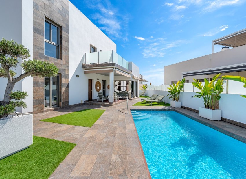 Herverkoop - Villa -
Orihuela Costa - Pau 8*