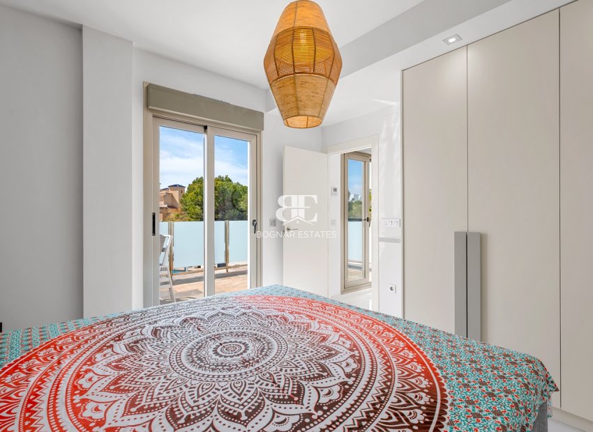 Herverkoop - Villa -
Orihuela Costa - Pau 8*