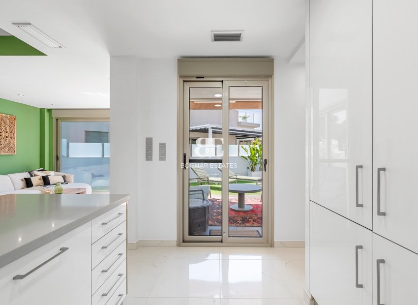 Herverkoop - Villa -
Orihuela Costa - Pau 8*