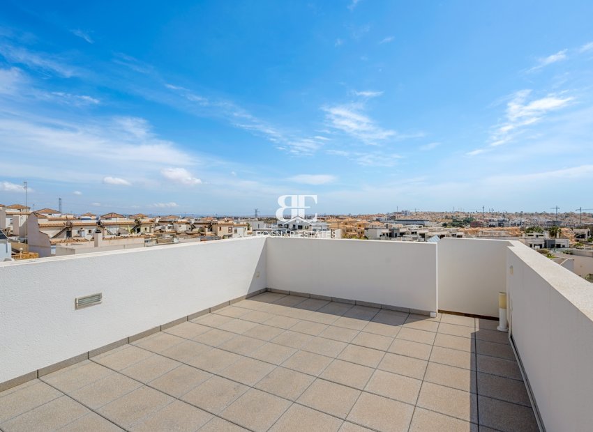 Herverkoop - Villa -
Orihuela Costa - Pau 8*