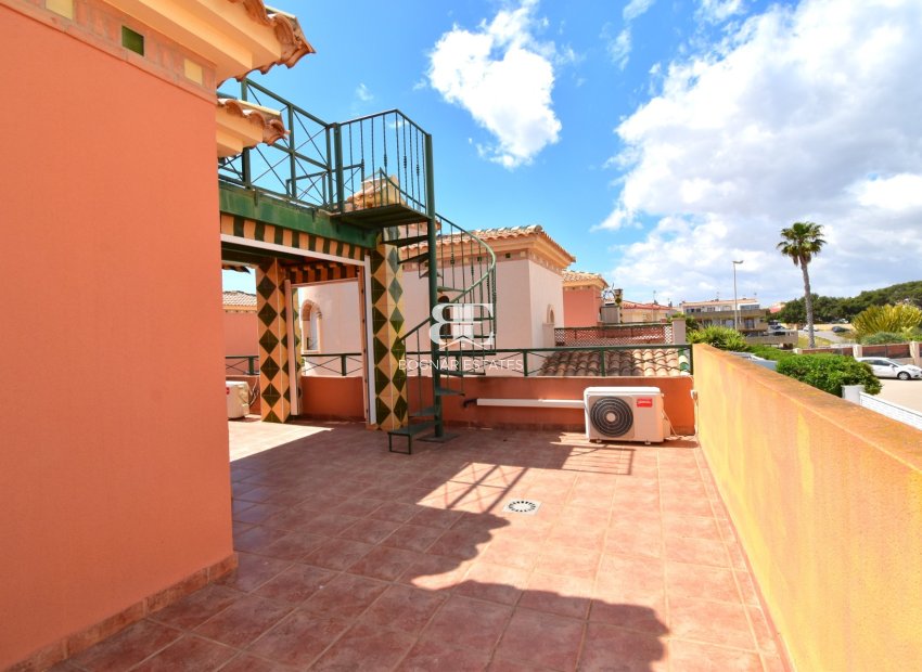 Herverkoop - Villa -
Orihuela Costa - Playa Flamenca