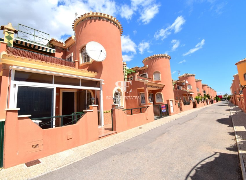 Herverkoop - Villa -
Orihuela Costa - Playa Flamenca