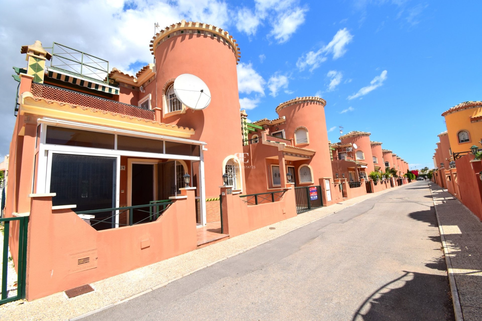 Herverkoop - Villa -
Orihuela Costa - Playa Flamenca