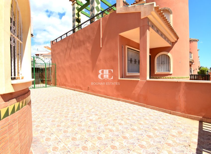 Herverkoop - Villa -
Orihuela Costa - Playa Flamenca