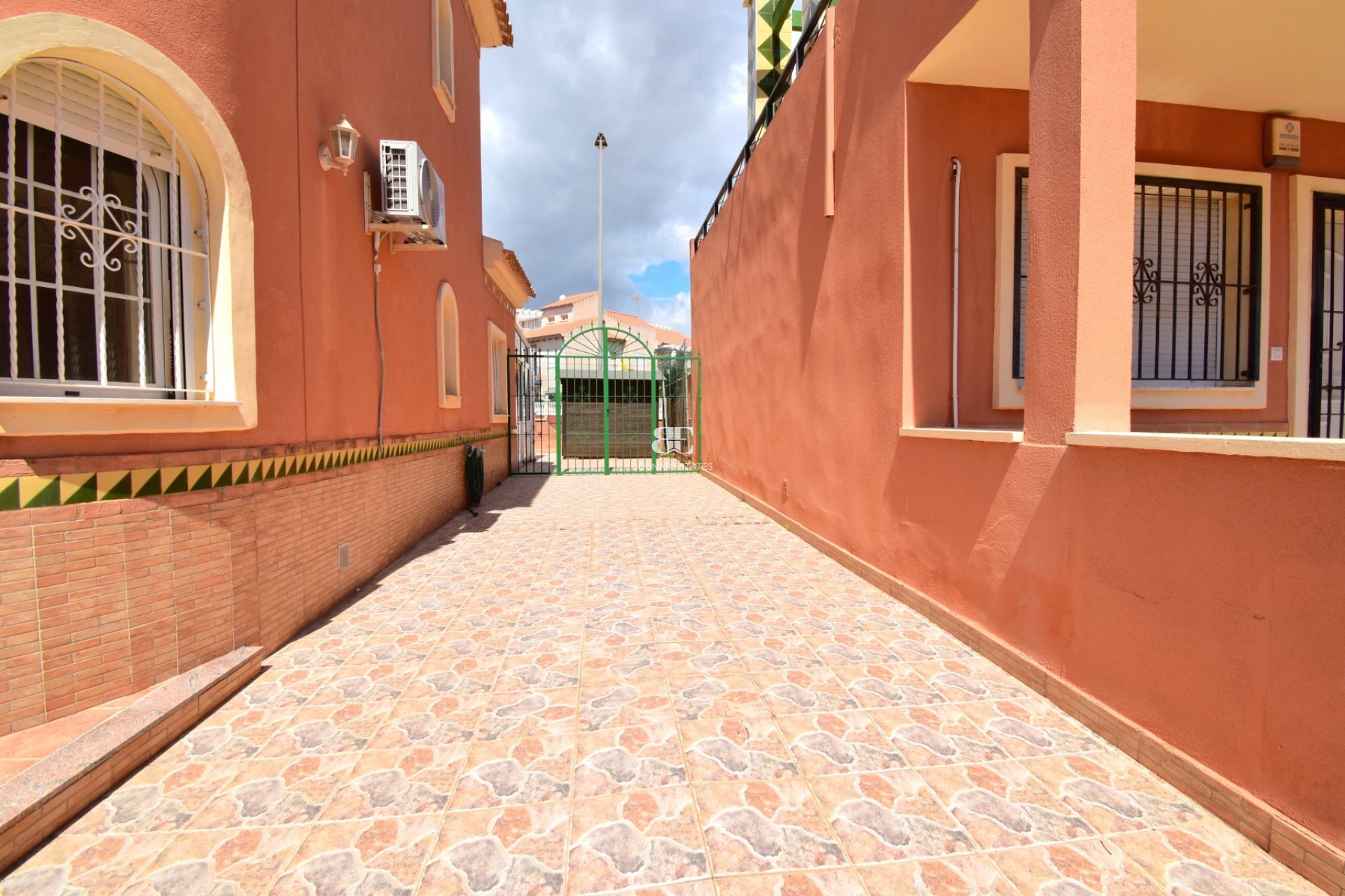 Herverkoop - Villa -
Orihuela Costa - Playa Flamenca