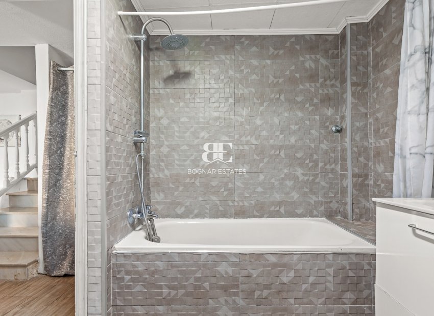 Herverkoop - Villa -
Orihuela Costa - Playa Flamenca