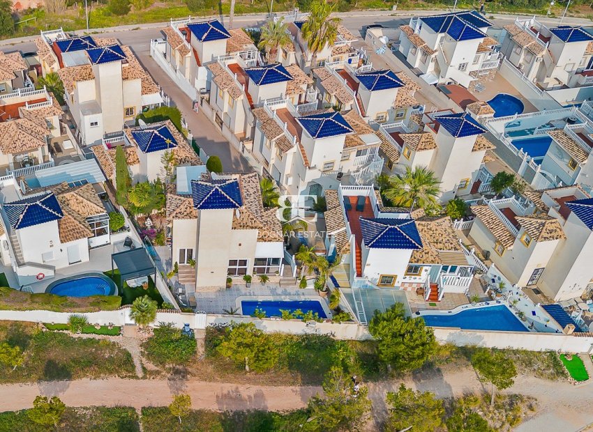 Herverkoop - Villa -
Orihuela Costa - Playa Flamenca