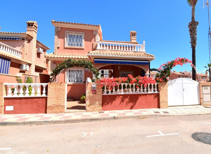 Herverkoop - Villa -
Orihuela Costa - Playa Flamenca