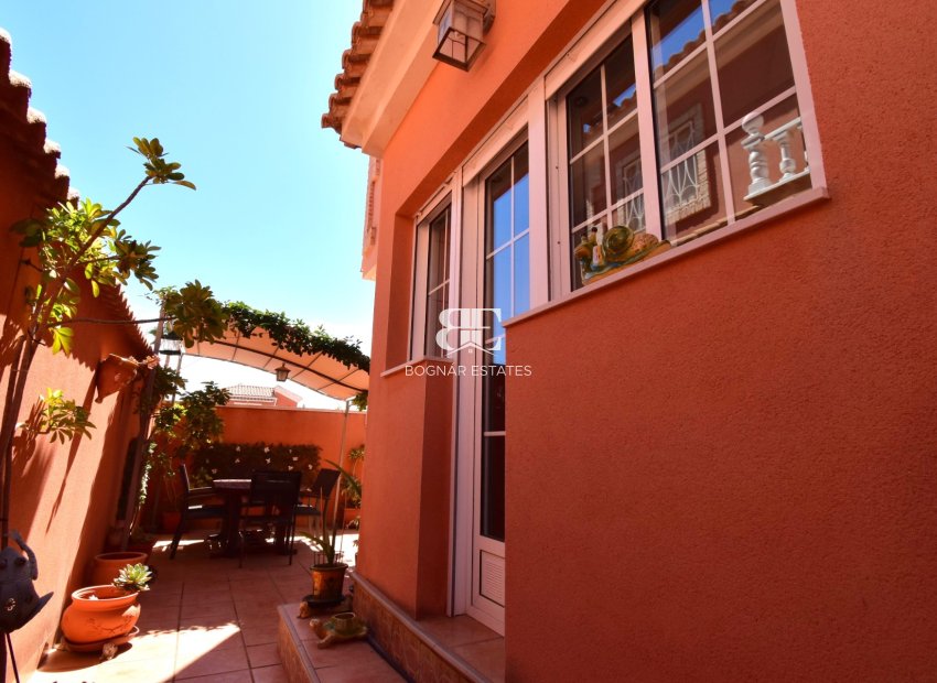 Herverkoop - Villa -
Orihuela Costa - Playa Flamenca