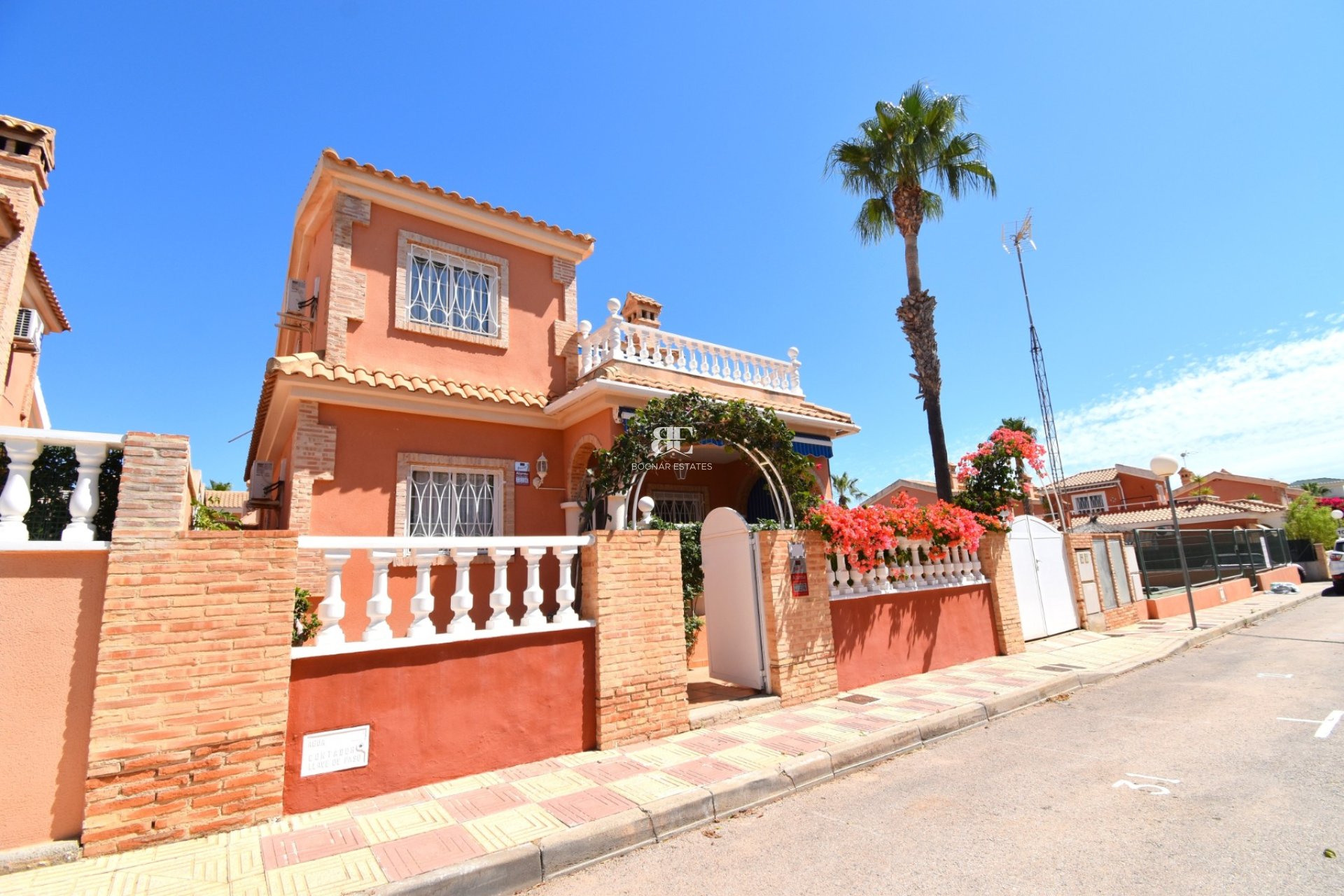 Herverkoop - Villa -
Orihuela Costa - Playa Flamenca