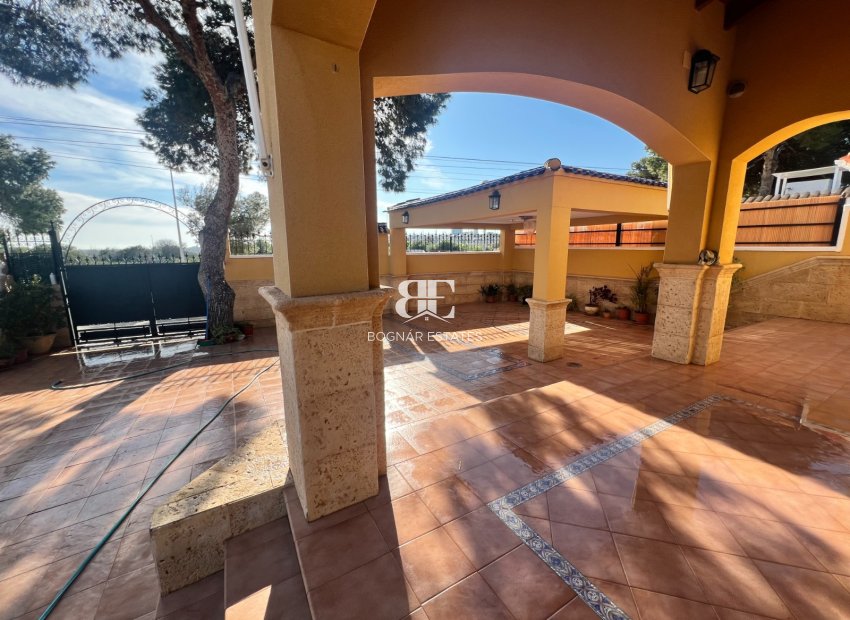 Herverkoop - Villa -
Orihuela Costa - Punta Prima