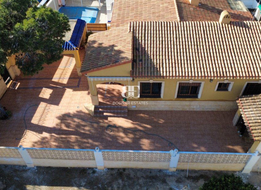 Herverkoop - Villa -
Orihuela Costa - Punta Prima