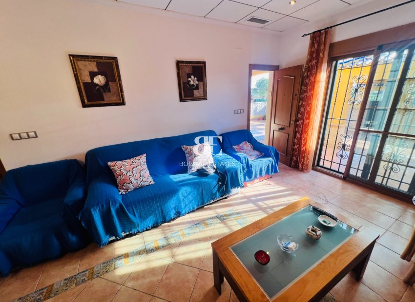 Herverkoop - Villa -
Orihuela Costa - Punta Prima