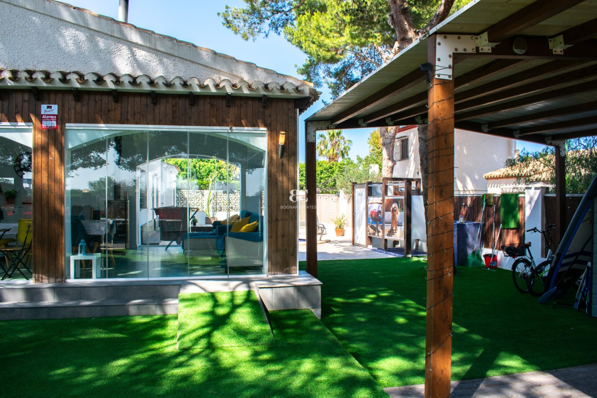 Herverkoop - Villa -
Orihuela Costa - Punta Prima