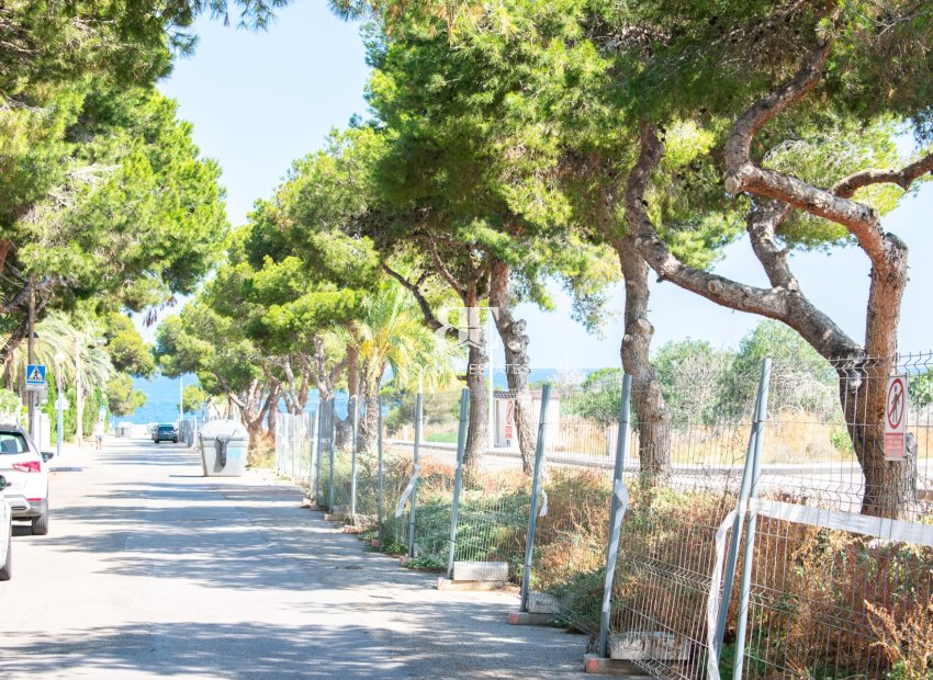 Herverkoop - Villa -
Orihuela Costa - Punta Prima