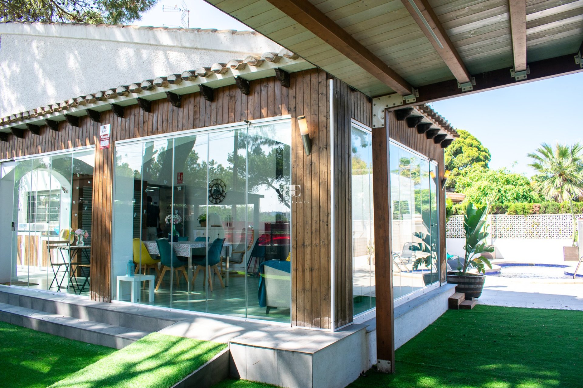 Herverkoop - Villa -
Orihuela Costa - Punta Prima