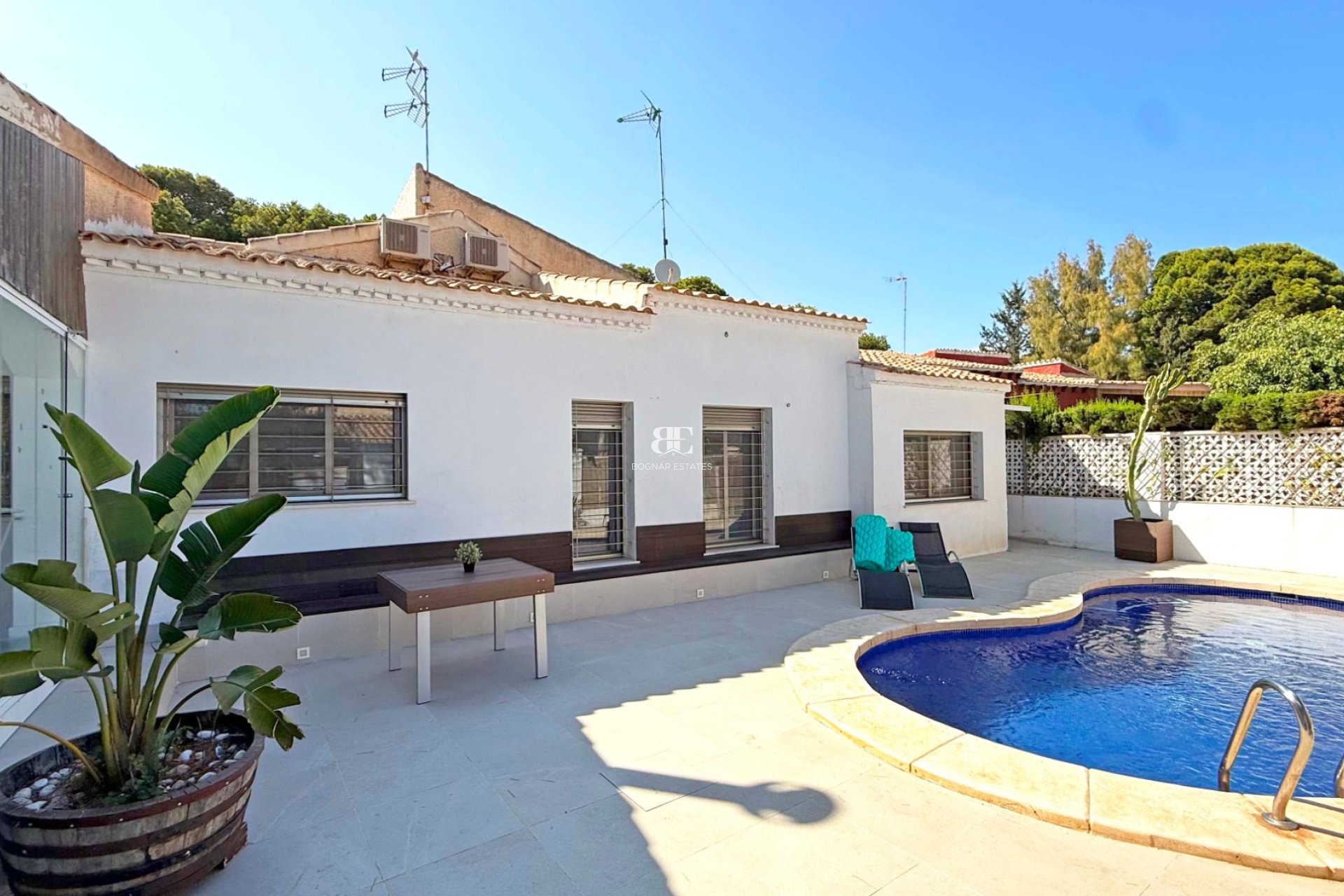 Herverkoop - Villa -
Orihuela Costa - Punta Prima