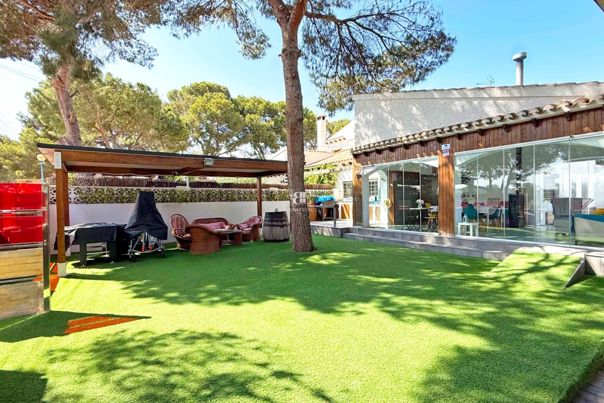 Herverkoop - Villa -
Orihuela Costa - Punta Prima