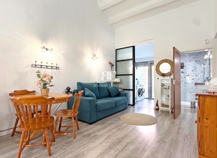 Herverkoop - Villa -
Orihuela Costa - Punta Prima