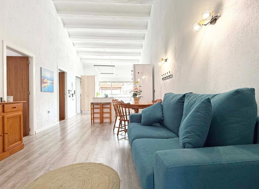 Herverkoop - Villa -
Orihuela Costa - Punta Prima