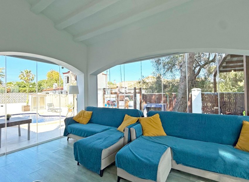 Herverkoop - Villa -
Orihuela Costa - Punta Prima