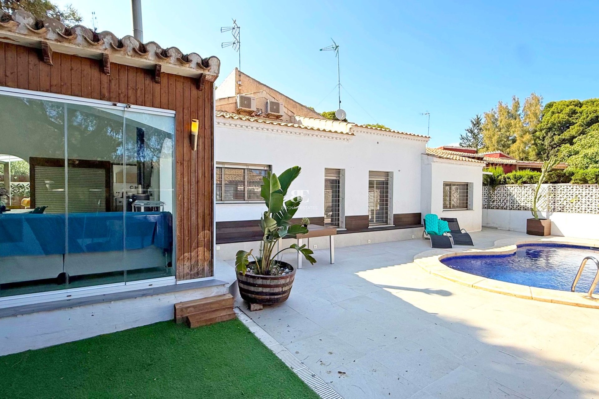 Herverkoop - Villa -
Orihuela Costa - Punta Prima
