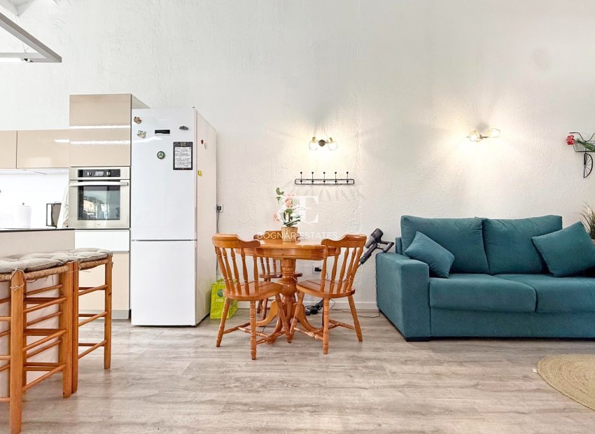 Herverkoop - Villa -
Orihuela Costa - Punta Prima