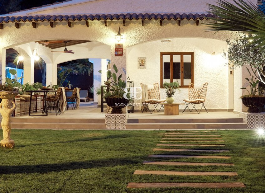 Herverkoop - Villa -
Orihuela Costa - Punta Prima