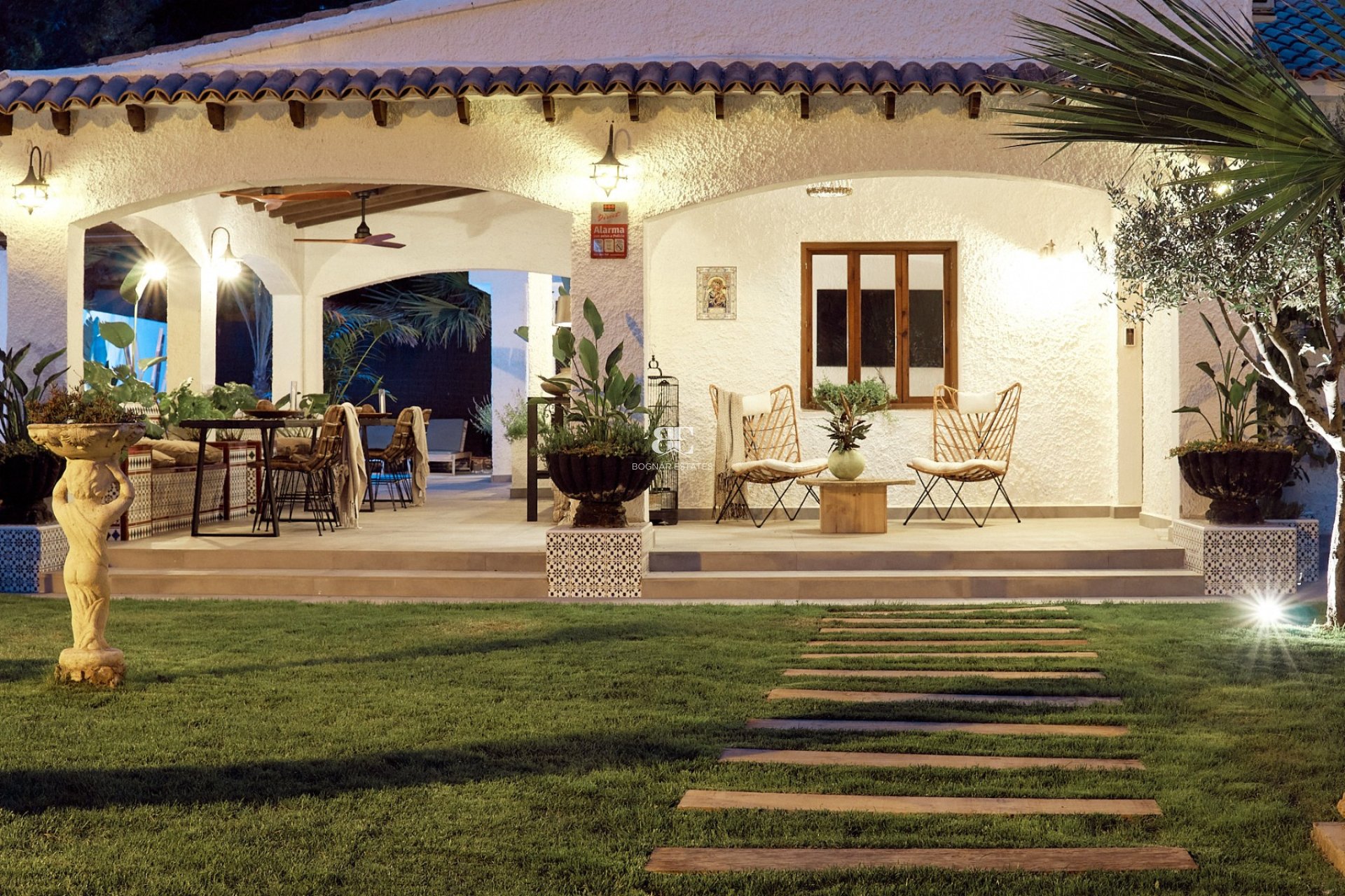 Herverkoop - Villa -
Orihuela Costa - Punta Prima