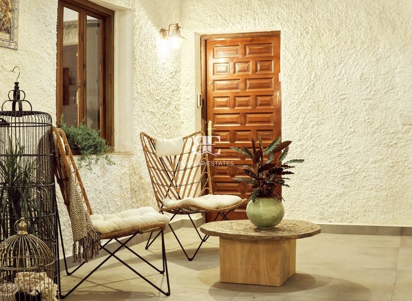 Herverkoop - Villa -
Orihuela Costa - Punta Prima